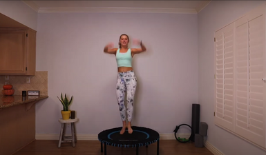 15 Minute Bounce Barre with Lindsay Rosebush thumbnail